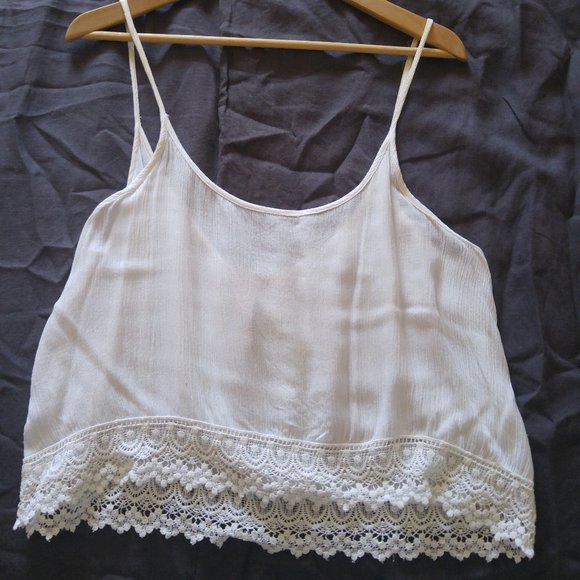 Fun & Flirt Tops - ⚡SALE⚡White Lace/ Crochet Trim Camisole +Bangles